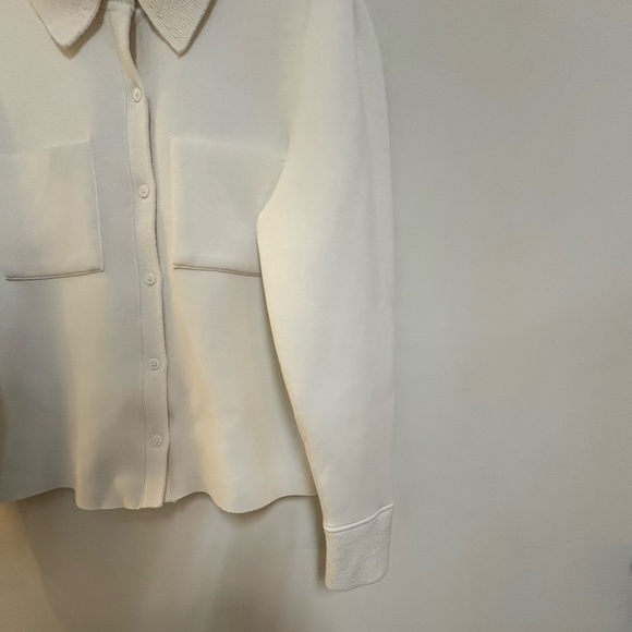 DH New York Button Down Fleece Sweater
Upscale brand - Picture 5 of 9